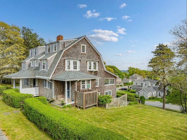 35 Grayton Ave, Barnstable, MA 02647