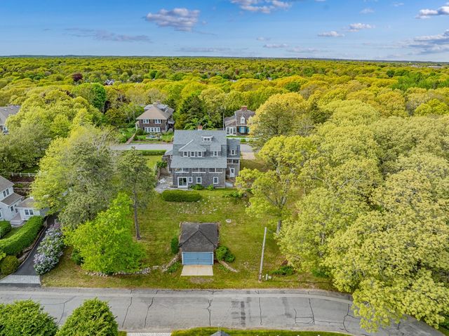 35 Grayton Ave, Barnstable, MA 02647