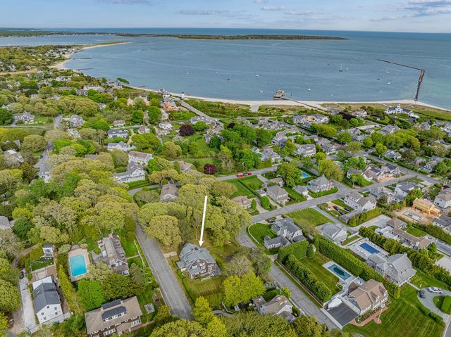 35 Grayton Ave, Barnstable, MA 02647