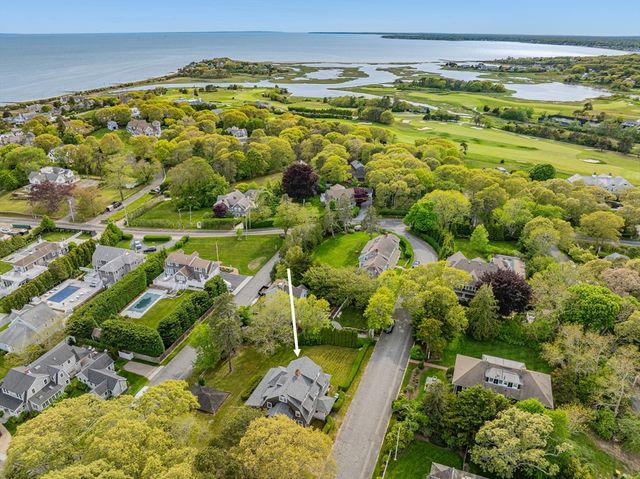 35 Grayton Ave, Barnstable, MA 02647