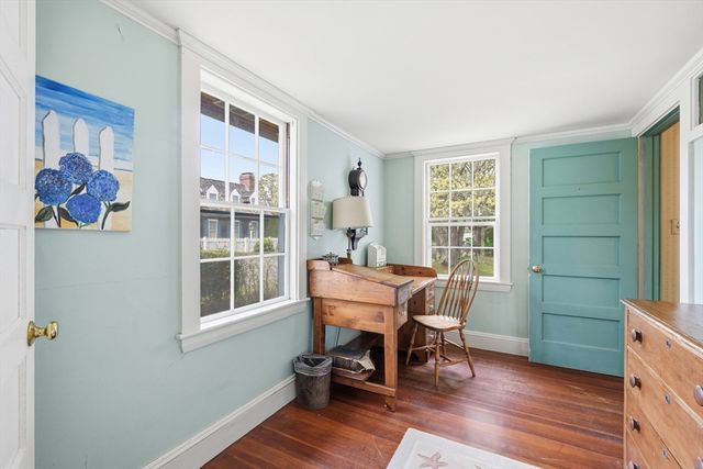 35 Grayton Ave, Barnstable, MA 02647