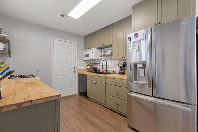 2000 Sheffield Road, Oklahoma City, OK 73120