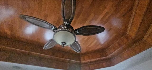 817 Elmwood Lane, Pittsburg, KS 66762