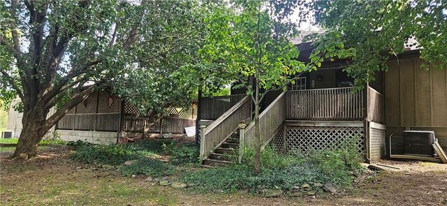 817 Elmwood Lane, Pittsburg, KS 66762