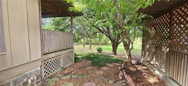 817 Elmwood Lane, Pittsburg, KS 66762