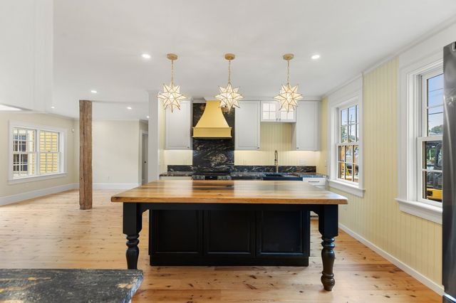 678 Massachusetts Ave 1, Lexington, MA 02421
