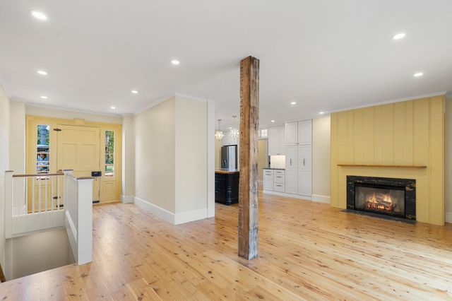 678 Massachusetts Ave 1, Lexington, MA 02421