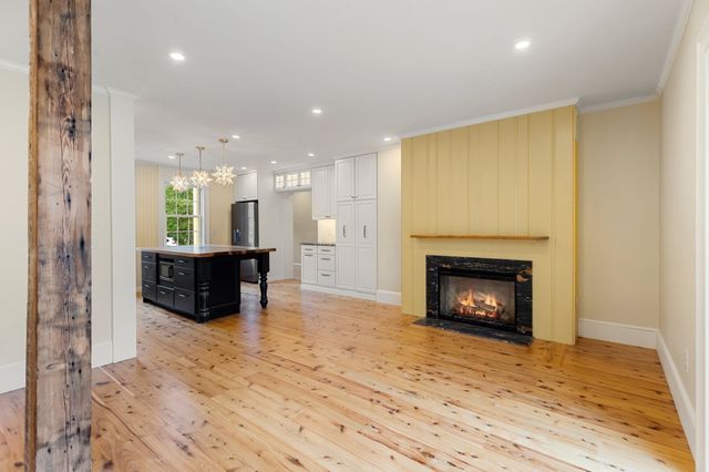 678 Massachusetts Ave 1, Lexington, MA 02421