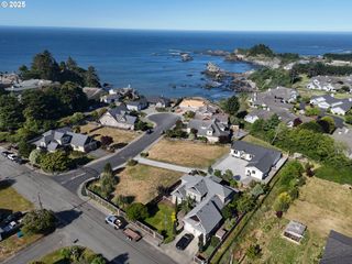 7205 EDGE CLIFF Dr, Brookings, OR 97415