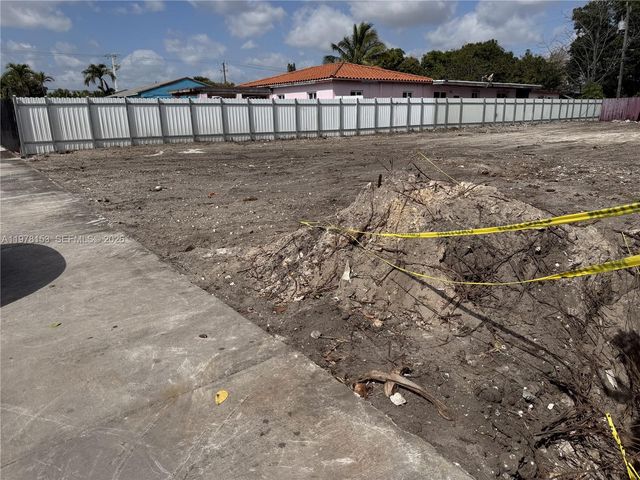 941 E 31st St, Hialeah, FL 33013