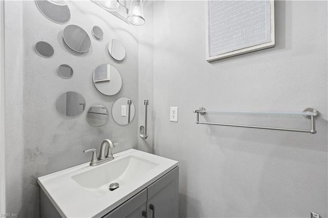 206 Dunn ST, Chesapeake, VA 23320