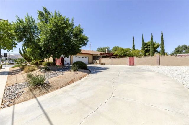 4507 W Avenue North, Lancaster, CA 93536