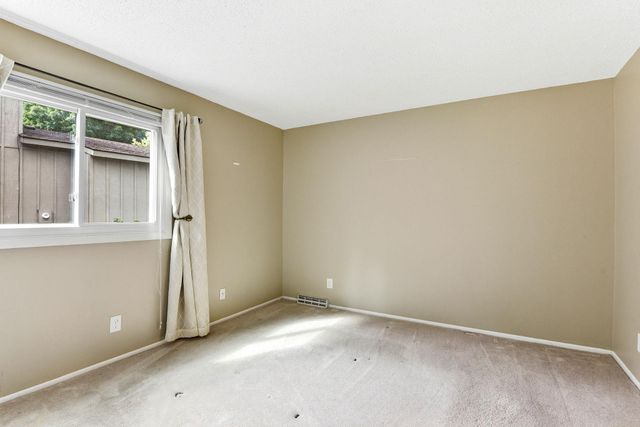 7064 Springhill Circle, Eden Prairie, MN 55346