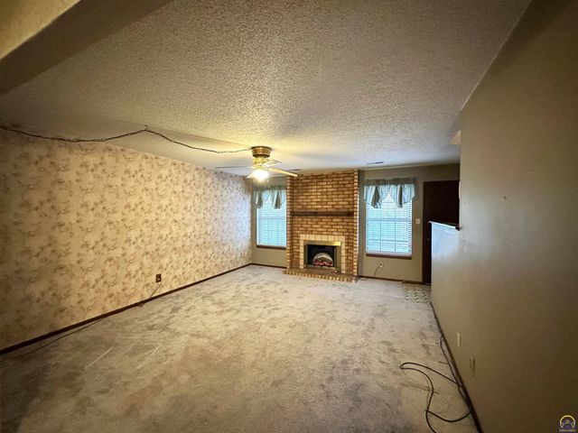 3002 SW Lydia AVE, Topeka, KS 66614