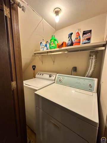 3002 SW Lydia AVE, Topeka, KS 66614