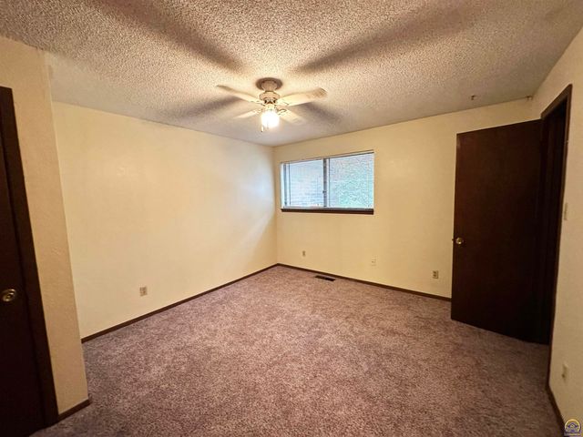 3002 SW Lydia AVE, Topeka, KS 66614