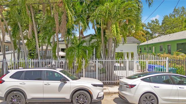 769 NW 10th St 2, Miami, FL 33136