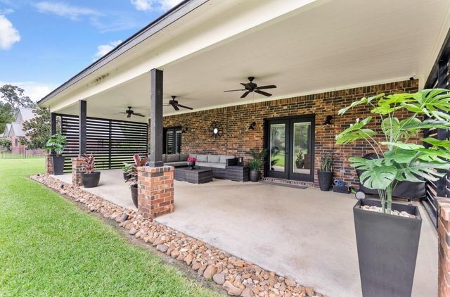 26807 Eagles Landing, Huffman, TX 77336