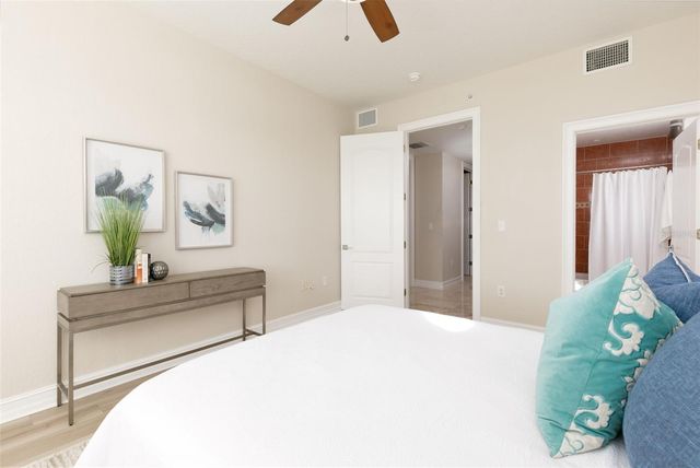 220 108TH AVENUE 304, Treasure Island, FL 33706