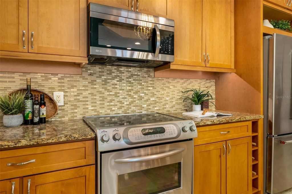 Image 23 of property listing at 220 108TH AVENUE 304, Treasure Island, FL 33706