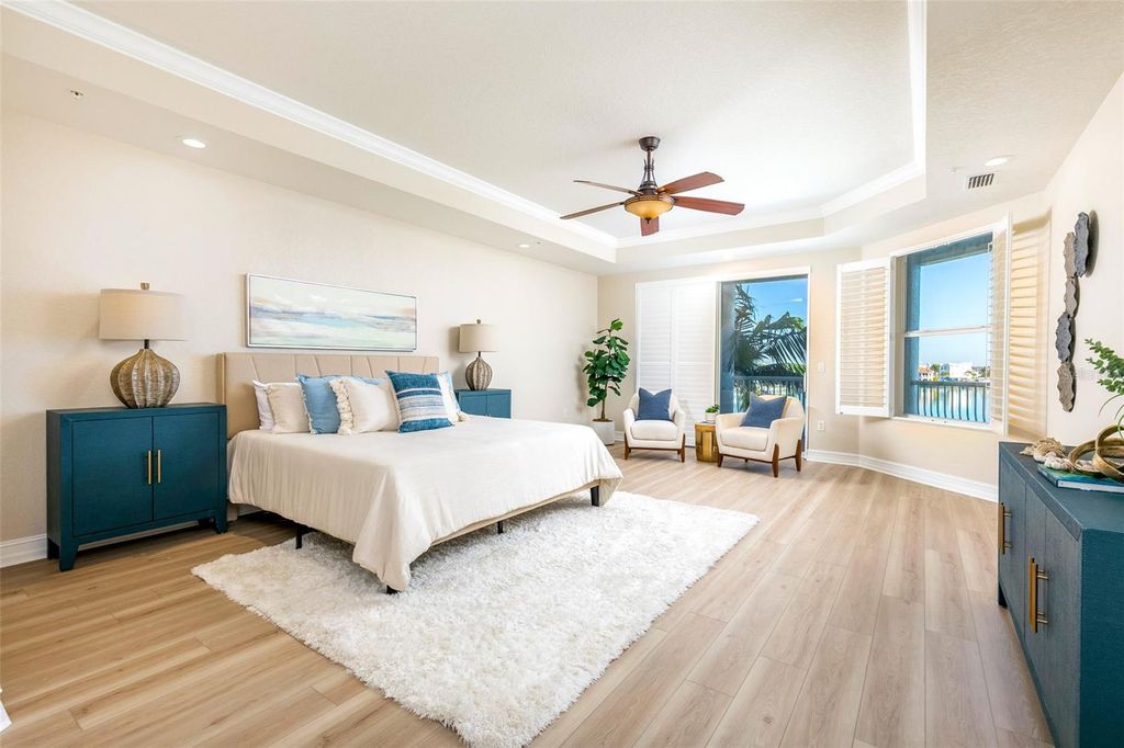 Image 35 of property listing at 220 108TH AVENUE 304, Treasure Island, FL 33706