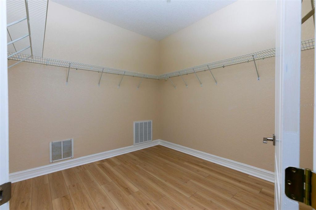 Image 41 of property listing at 220 108TH AVENUE 304, Treasure Island, FL 33706