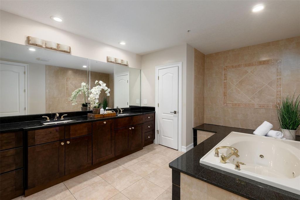 Image 43 of property listing at 220 108TH AVENUE 304, Treasure Island, FL 33706