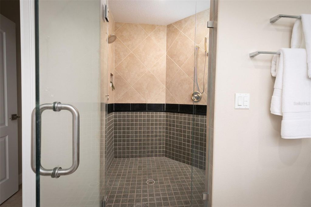 Image 45 of property listing at 220 108TH AVENUE 304, Treasure Island, FL 33706