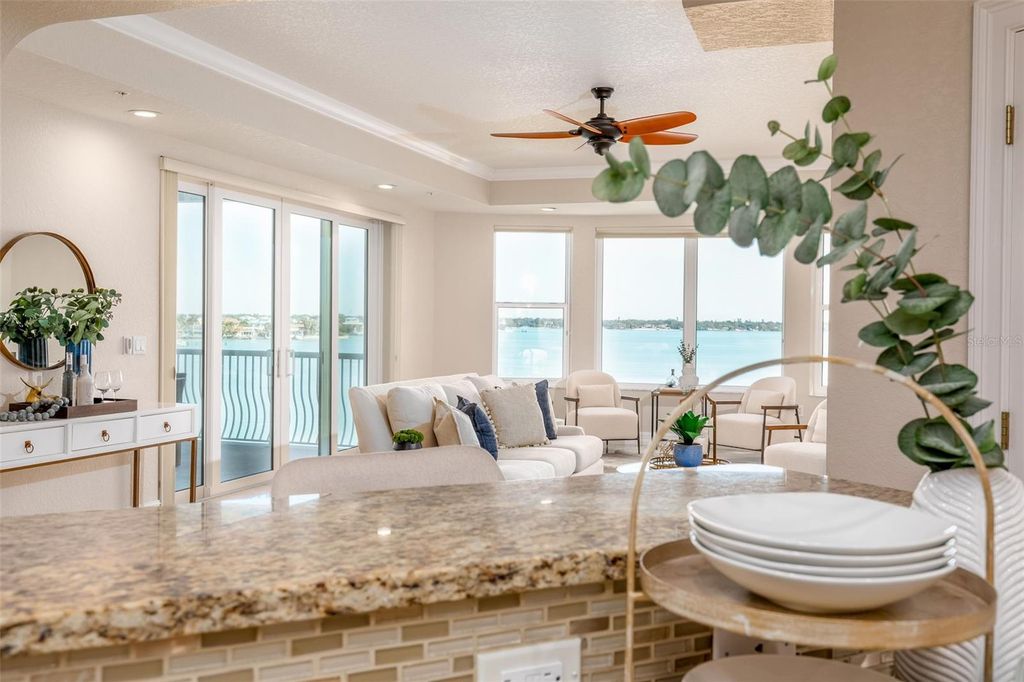 Image 6 of property listing at 220 108TH AVENUE 304, Treasure Island, FL 33706