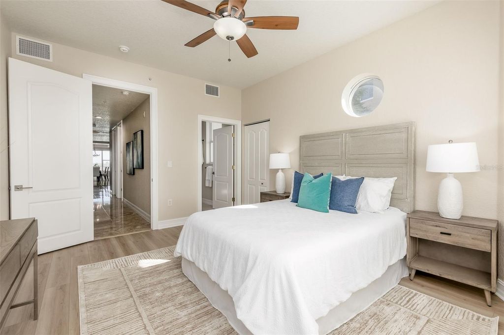 Image 59 of property listing at 220 108TH AVENUE 304, Treasure Island, FL 33706