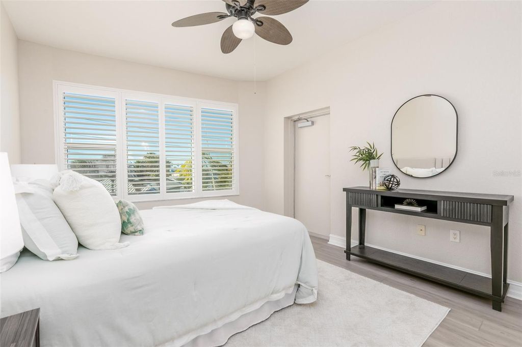 Image 62 of property listing at 220 108TH AVENUE 304, Treasure Island, FL 33706