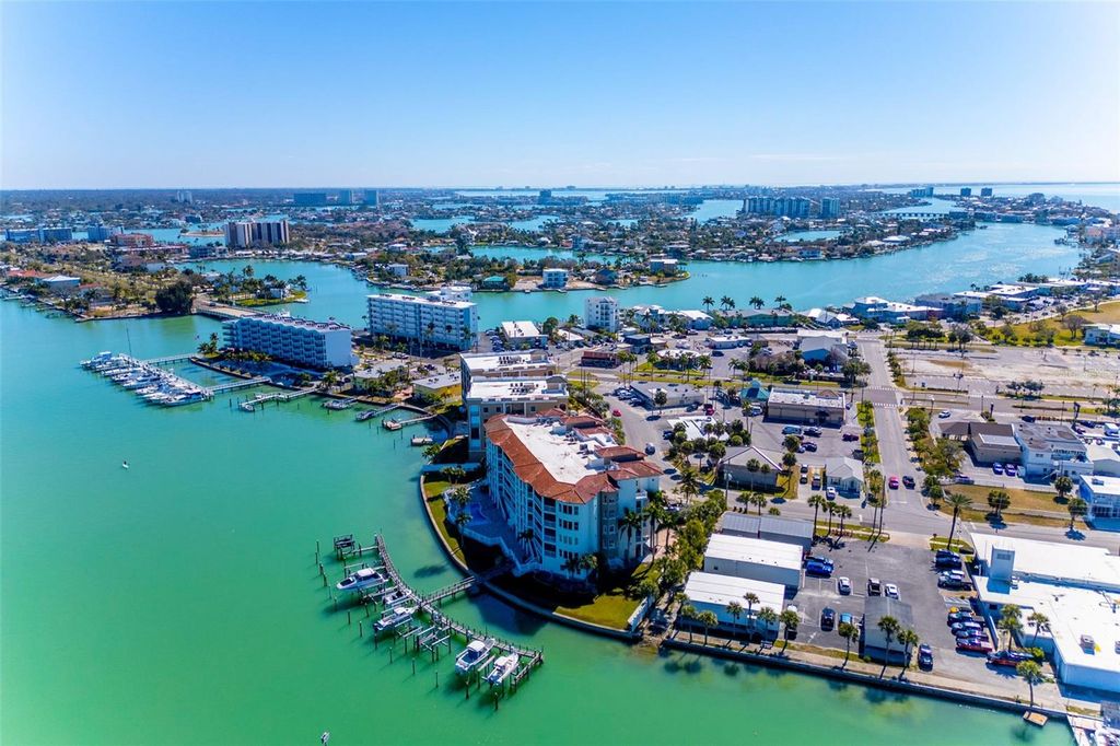 Image 77 of property listing at 220 108TH AVENUE 304, Treasure Island, FL 33706