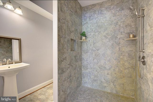 25 HOILE LN, Huntingtown, MD 20639