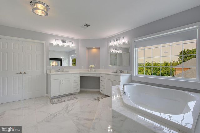 25 HOILE LN, Huntingtown, MD 20639