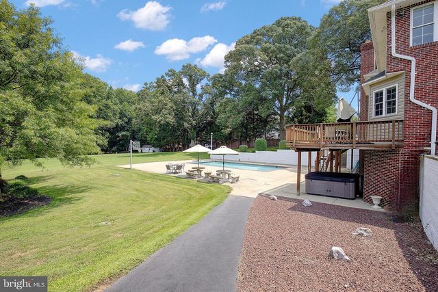 25 HOILE LN, Huntingtown, MD 20639