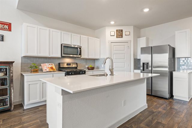 116 Big Cypress Bayou RD, Hutto, TX 78634