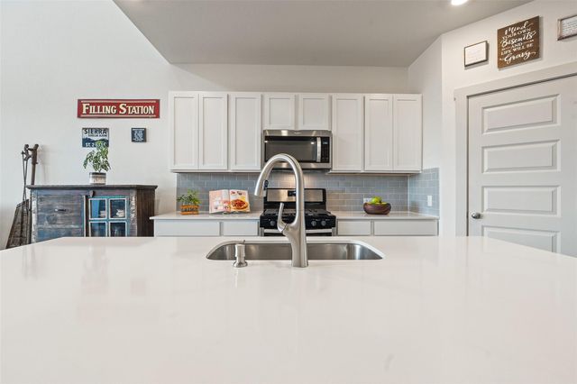 116 Big Cypress Bayou RD, Hutto, TX 78634