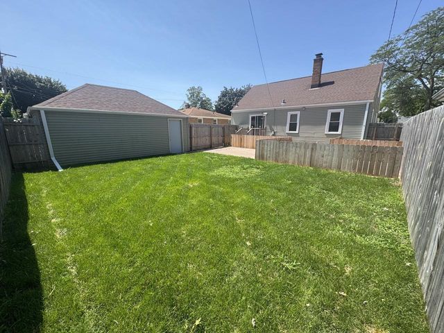 7549 31st AVENUE, Kenosha, WI 53142