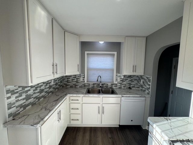 7549 31st AVENUE, Kenosha, WI 53142