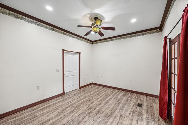 7 Northwood Country Lane, Huffman, TX 77336