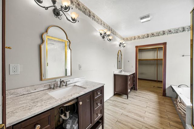 7 Northwood Country Lane, Huffman, TX 77336