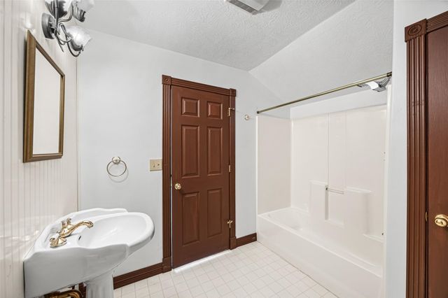 7 Northwood Country Lane, Huffman, TX 77336