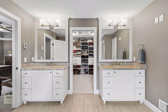 16415 56th Avenue N, Plymouth, MN 55446