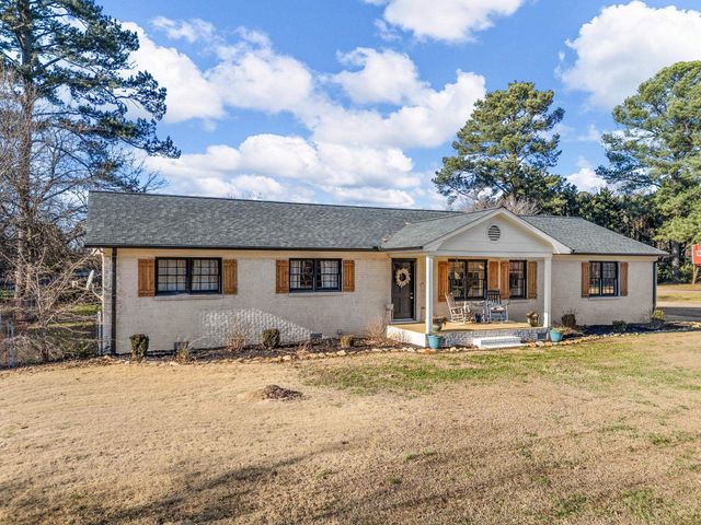 3998 Dale Ct, Boiling Springs, SC 29316