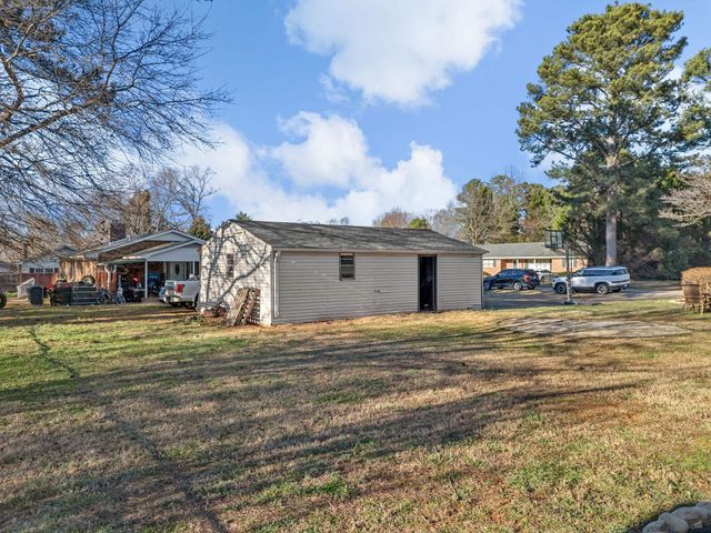 3998 Dale Ct, Boiling Springs, SC 29316