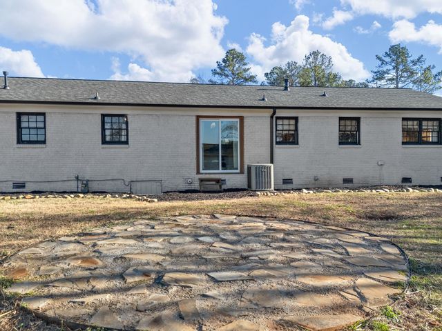 3998 Dale Ct, Boiling Springs, SC 29316