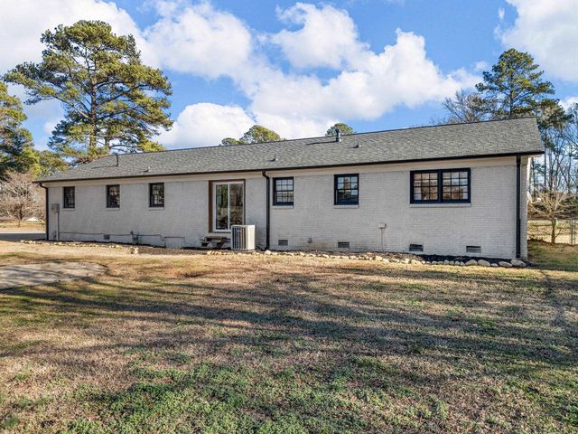 3998 Dale Ct, Boiling Springs, SC 29316