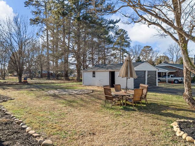 3998 Dale Ct, Boiling Springs, SC 29316