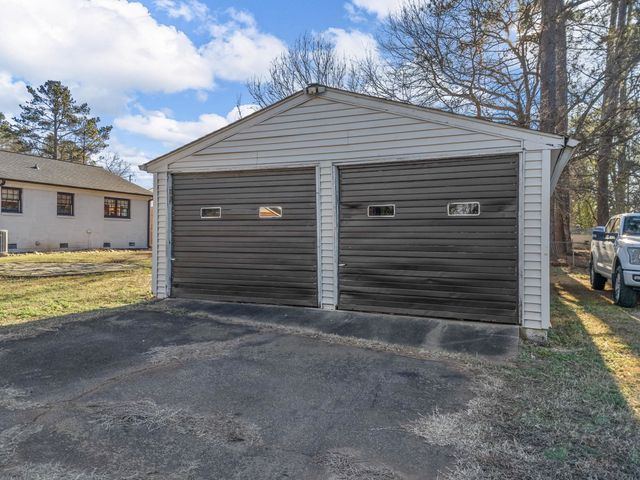 3998 Dale Ct, Boiling Springs, SC 29316