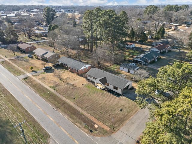 3998 Dale Ct, Boiling Springs, SC 29316